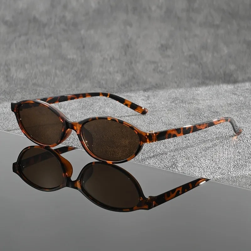 Trendy Oval Fashion Glasses